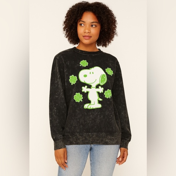 Peanuts Shamrock Sweatshirt Size 1X - Picture 1 of 5